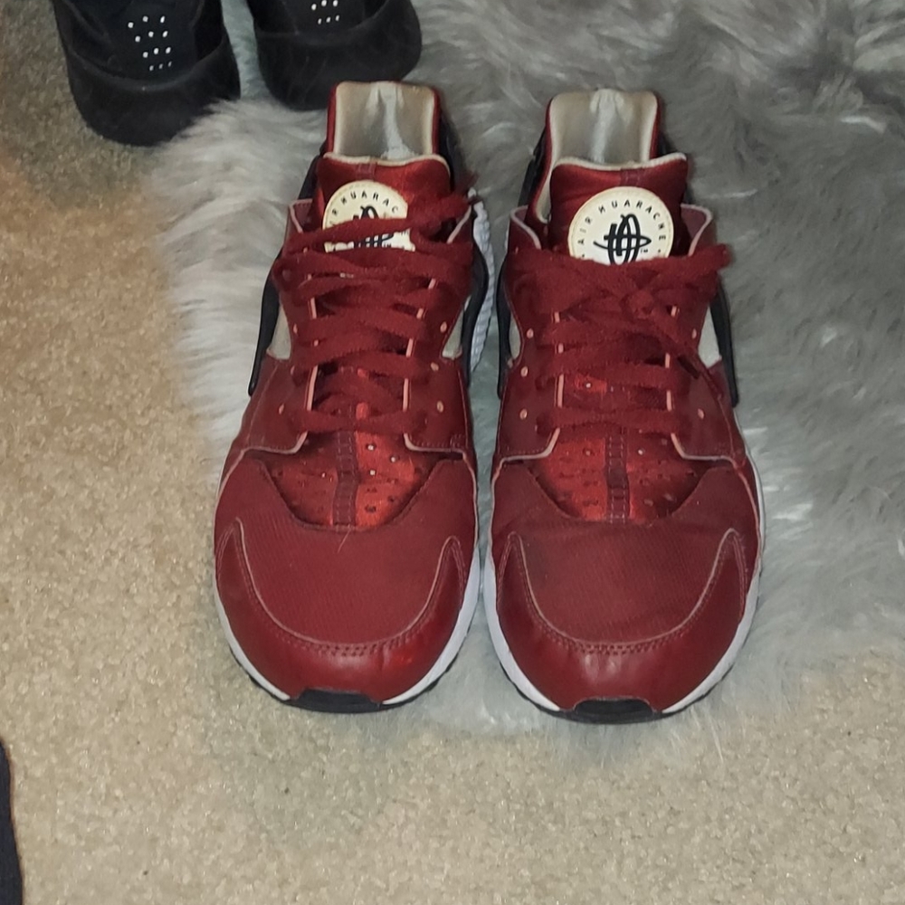 Burgundy hurraches